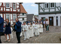 Feier der 1. Heiligen Kommunion in Sankt Crescentius (Foto: Karl-Franz Thiede)